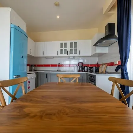 Duplex With Stunning Sea View, 3br, 2ba *