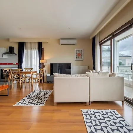 Duplex With Stunning Sea View, 3br, 2ba イスタンブール