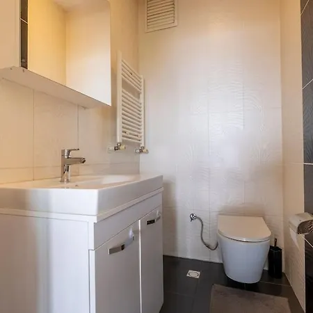 Duplex With Stunning Sea View, 3br, 2ba Appartement